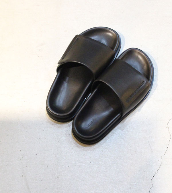 20%OFF！レザースライドサンダル Leather Slide Sandals《セール商品